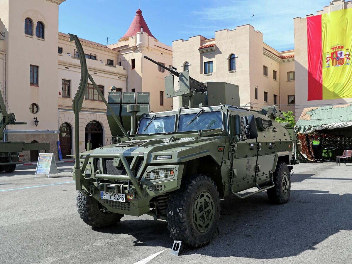    Колёсный полноприводный внедорожник вооружённых сил Испании VAMTAC | © REUTERS / NurPhoto/Urbanandsport/Joan Valls