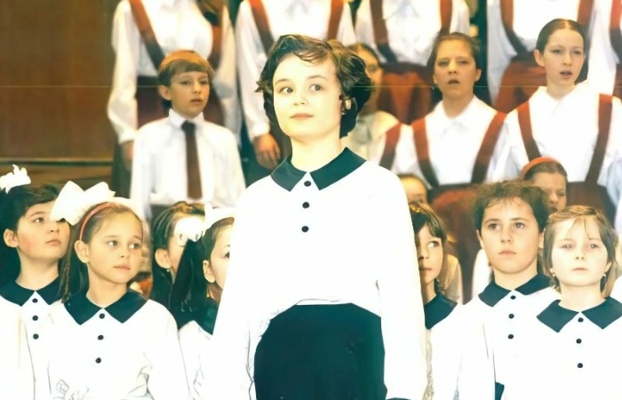 Полина Гагарина в юности.