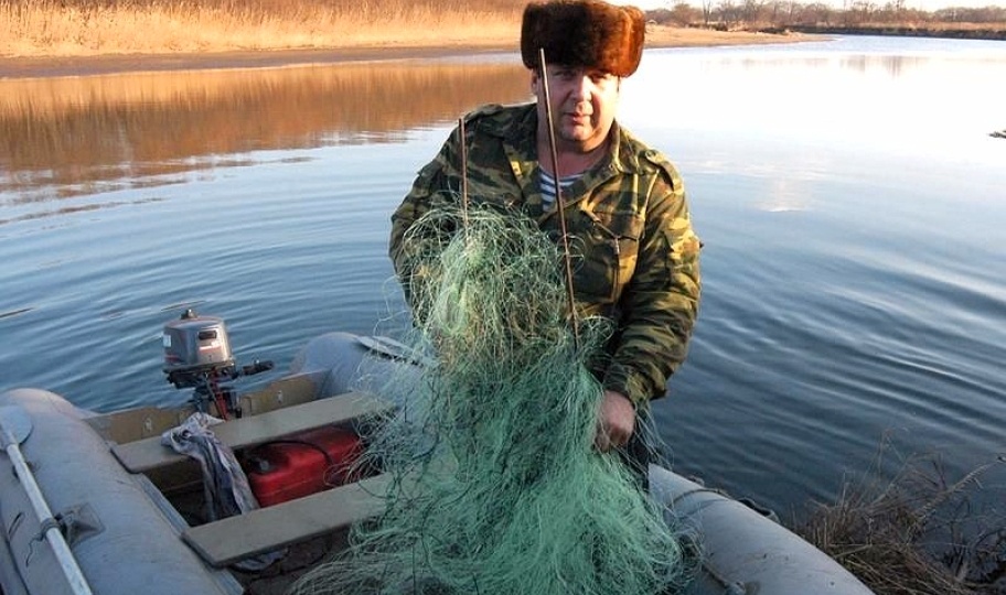 Росрыболовство и депутаты помогают СТАВИТЬ СЕТИ на воде. Парадоксы российского рыболовного законодательства.