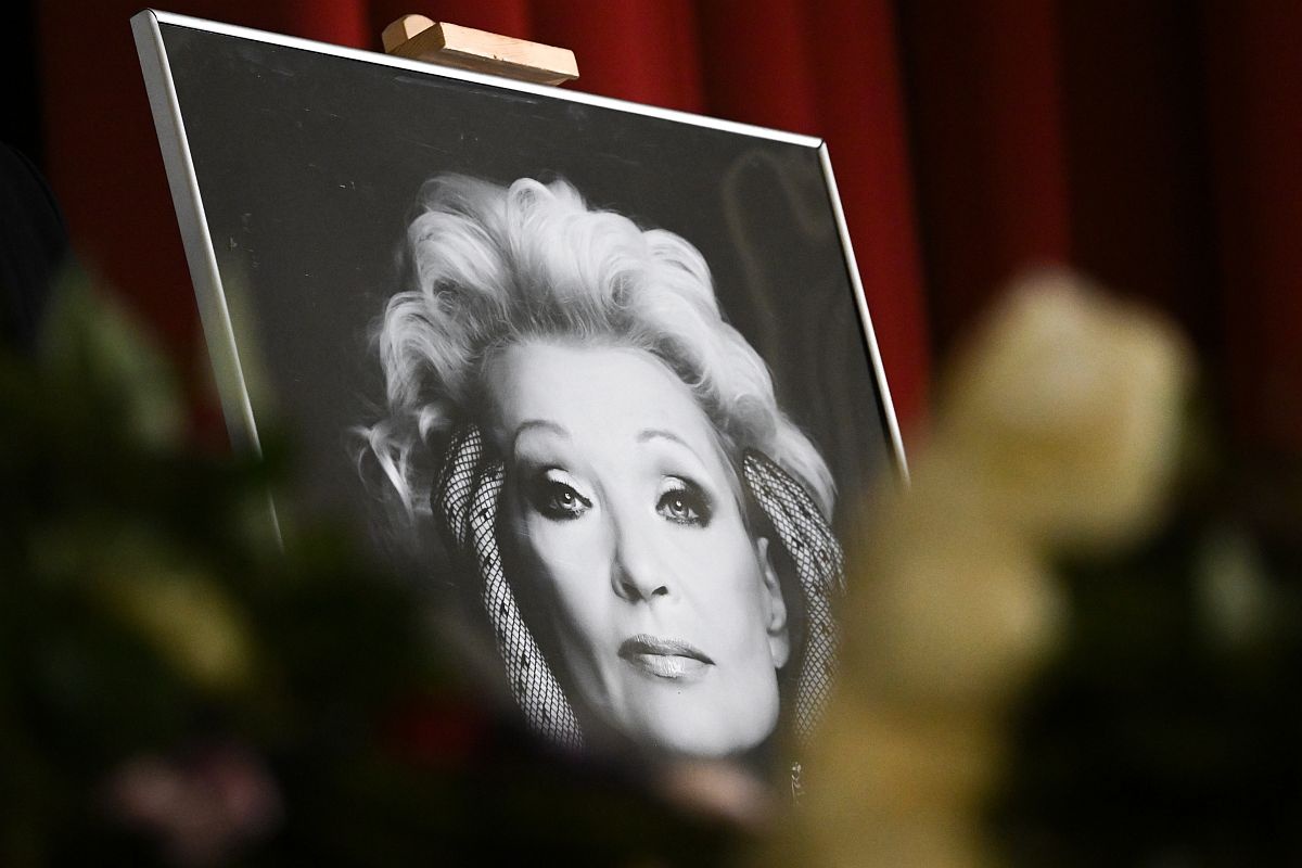    Родные Светланы Светличной после критики облагородили могилу, но памятник пока не поставили. / Кирилл Каллиников/РИА Новости