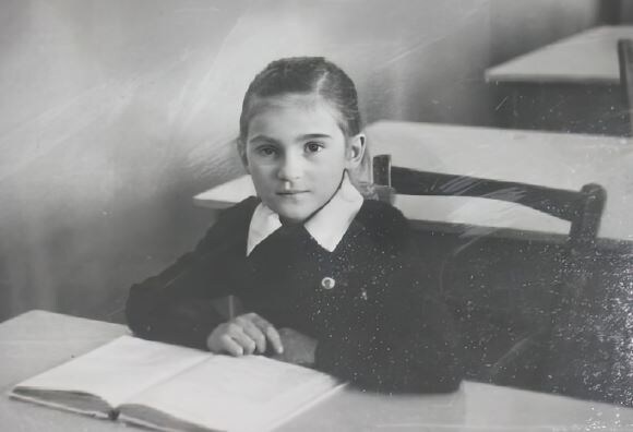 Валя Терешкова в школе. 