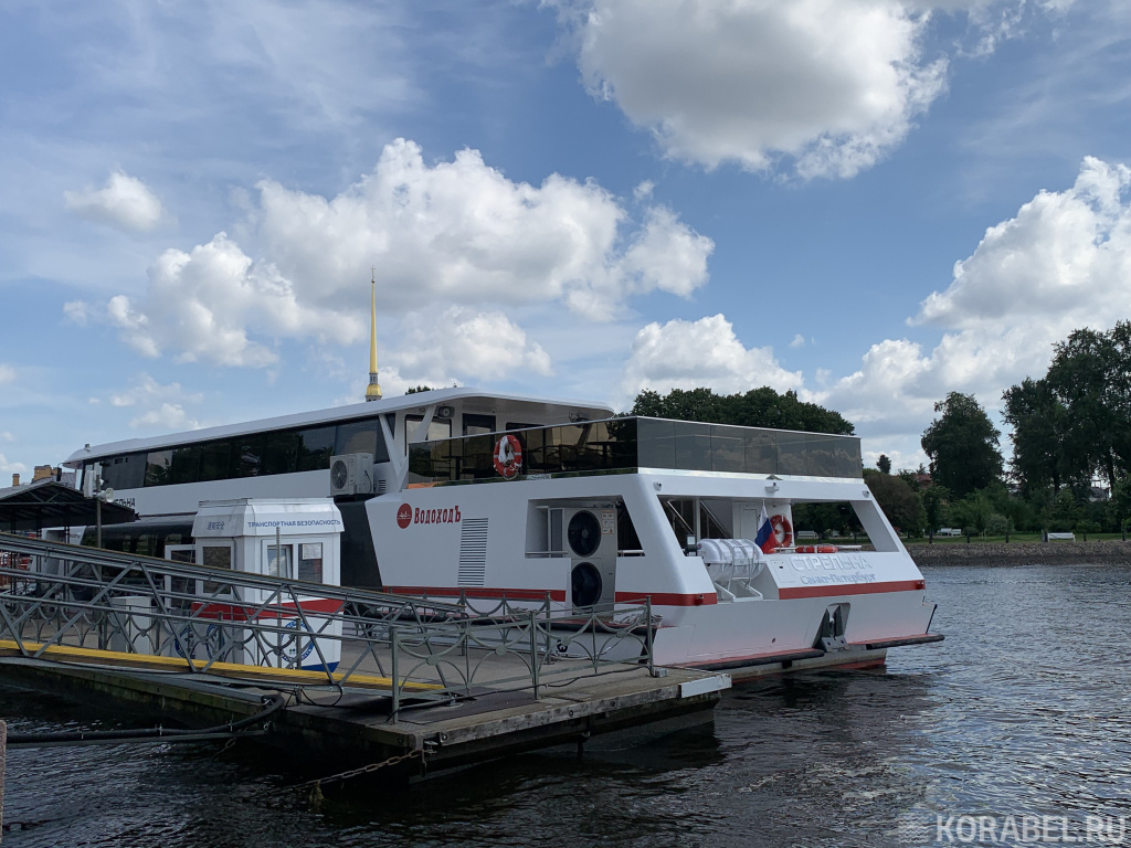 "Стрельна": Инновации и комфорт речного туризма в Санкт-Петербурге / Фото: Корабел.Ру  📷
