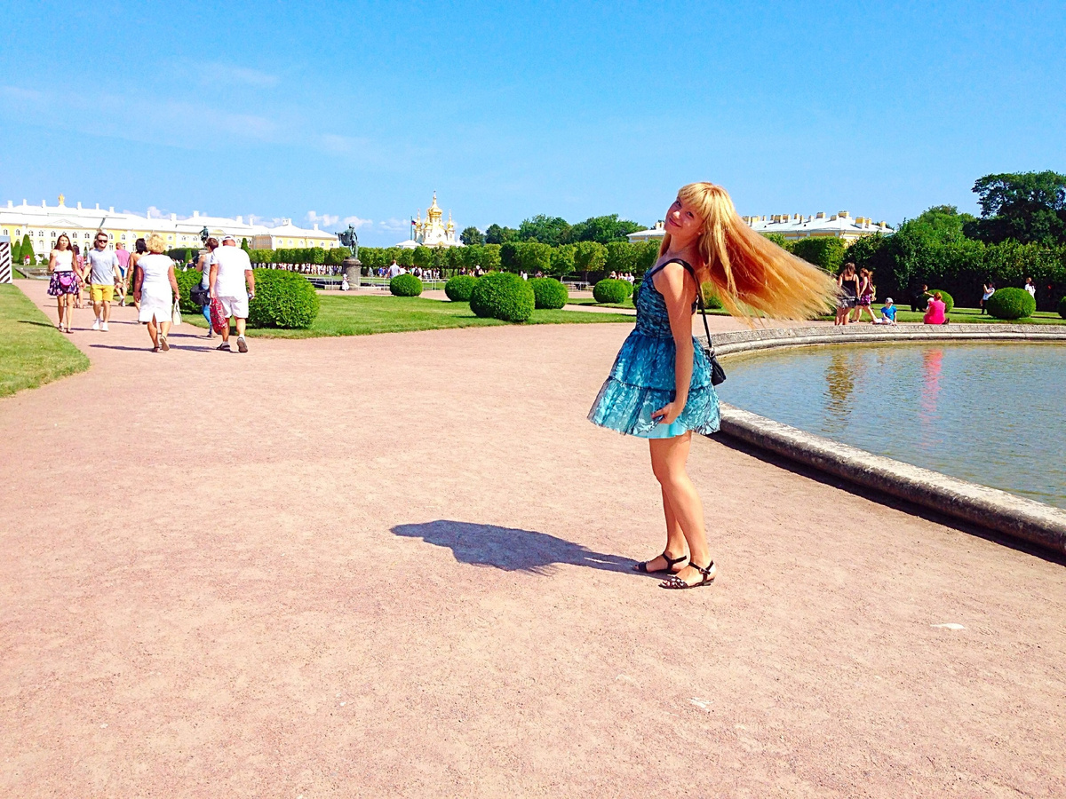 Незамужняя и бездетная)