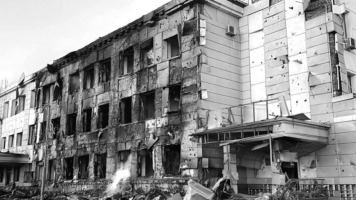 Разрушенное здание после атаки ВСУ
© Photo : Телеграм-канал посла по особым поручениям МИД РФ Родиона Мирошника