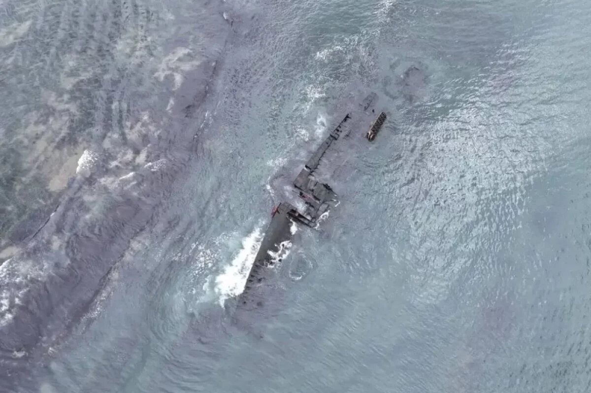    На Сахалине началась утилизация затонувшего в 1993 году судна «Тамга»