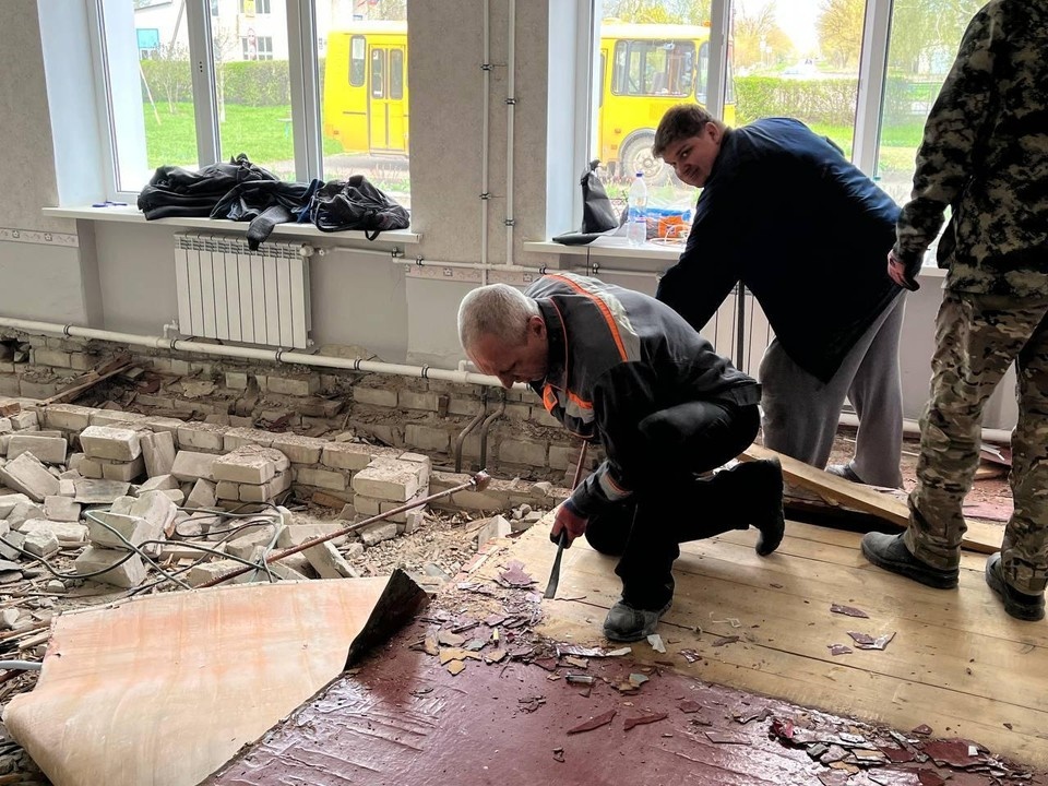    Ивановские строители взялись за обновление гимназии. ФОТО: Администрация Марковского муниципального округа