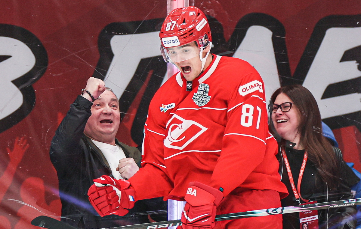    Нападающий "Спартака" Даниил Гутик  Сергей Савостьянов/ТАСС