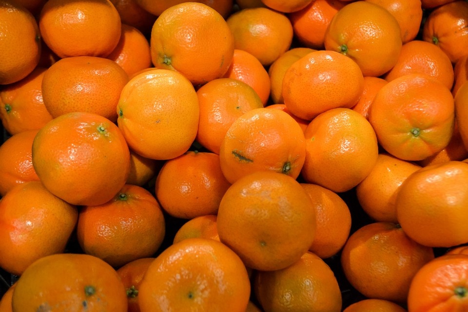    За три месяца в Сибирь завезли около 27 тысяч тонн цитрусовых. Даниил ОПАРИН