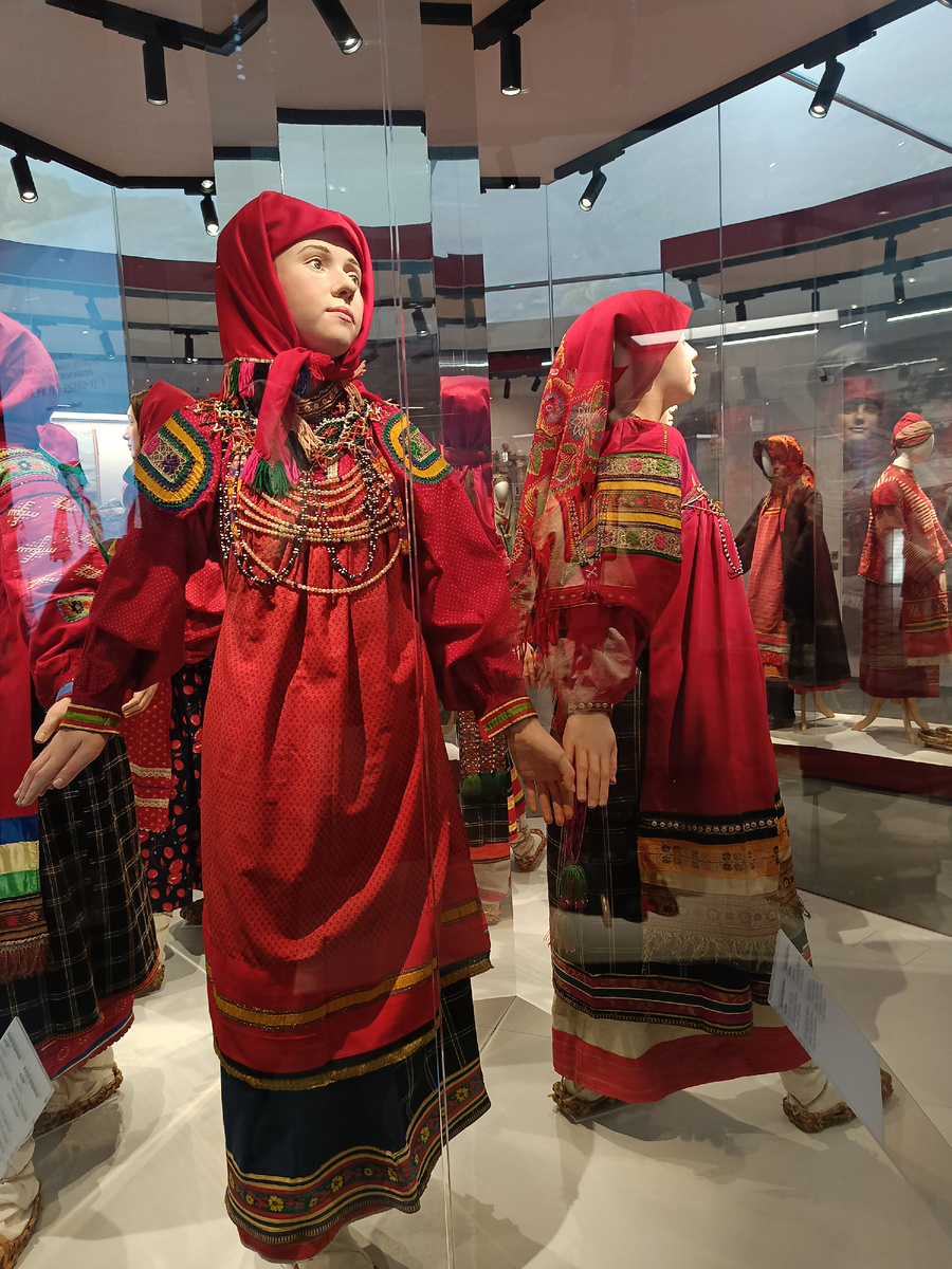 Листаем галерею
