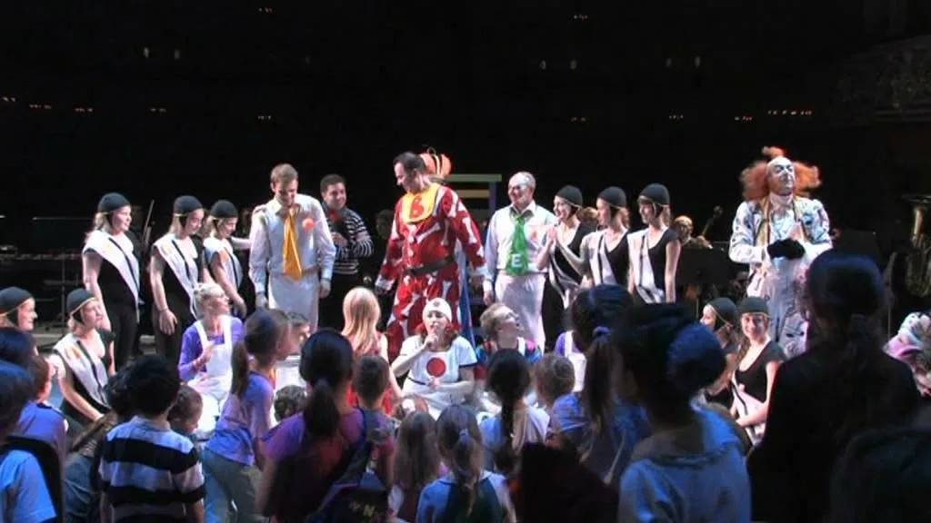 Сцена из оперы "Великан" в Мариинском театре в Санкт-Петербурге, фотография из открытых источников Яндекса