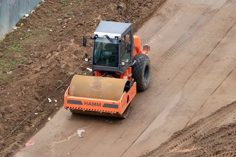    Антимонопольная служба не признала доводы подрядчика о «сложностях с логистикой» уважительной причиной для срыва сроков. Павел МАКАРОВ