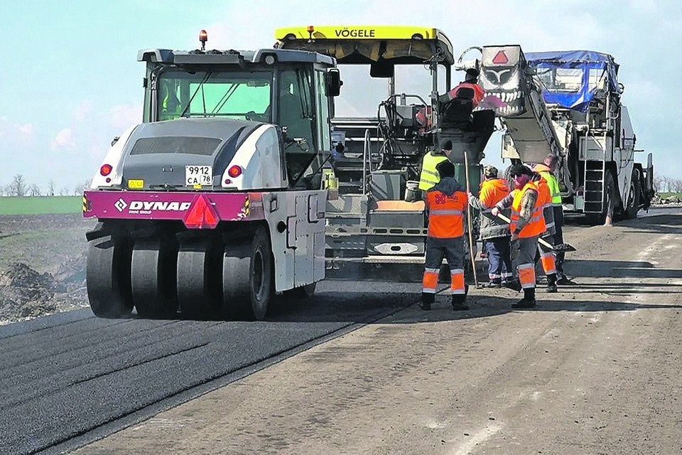    13-километровый участок дороги восстанавливают от Приазовского до Новоконстантиновского. Минтранс Запорожской области