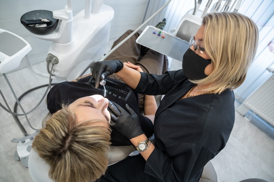    Скрежет зубами во сне или в стрессовых ситуациях часто остается незамеченным самим человеком. ИВАНОВА Диана