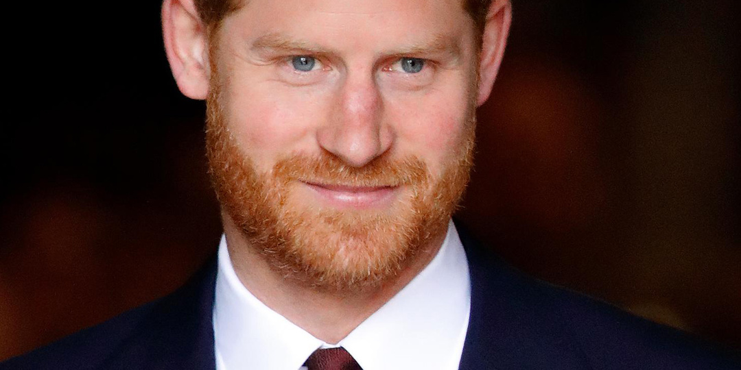 Принц Гарри в самолете успокаивал плачущую соседку, когда летел из Австралии домой