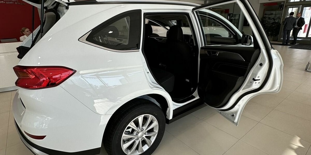 Нашёл лучшую новую иномарку для небогатых пенсионеров. Дешёвая, простая и просторная.