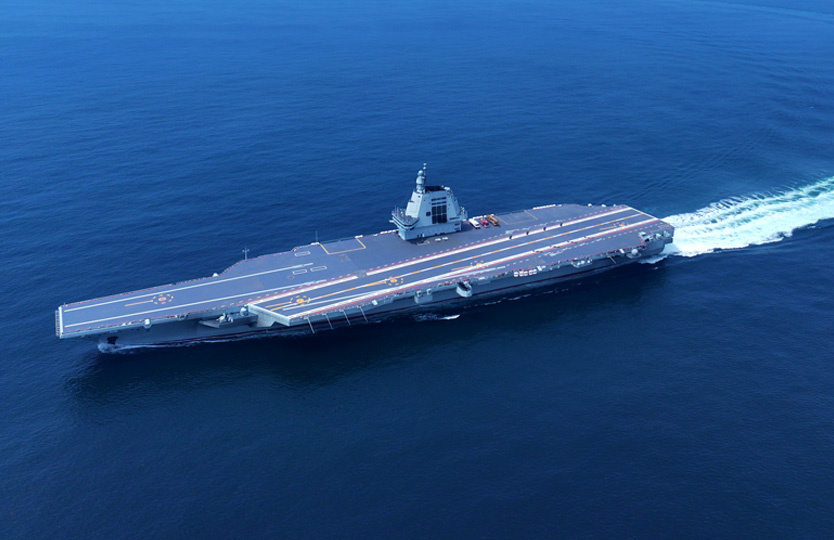 Непотопляемые острова и ядерные авианосцы: как КНР готовится к борьбе за Южно-Китайское море