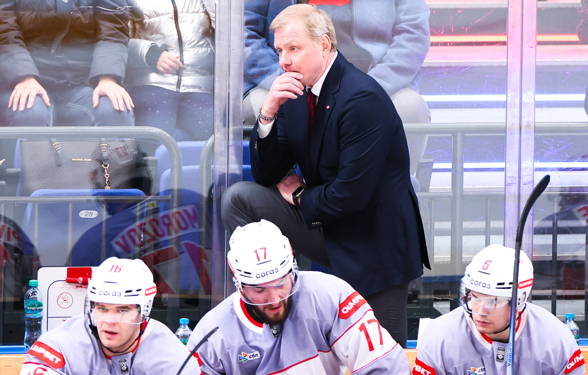    Главный тренер "Спартака" Алексей Жамнов  Сергей Савостьянов/ТАСС