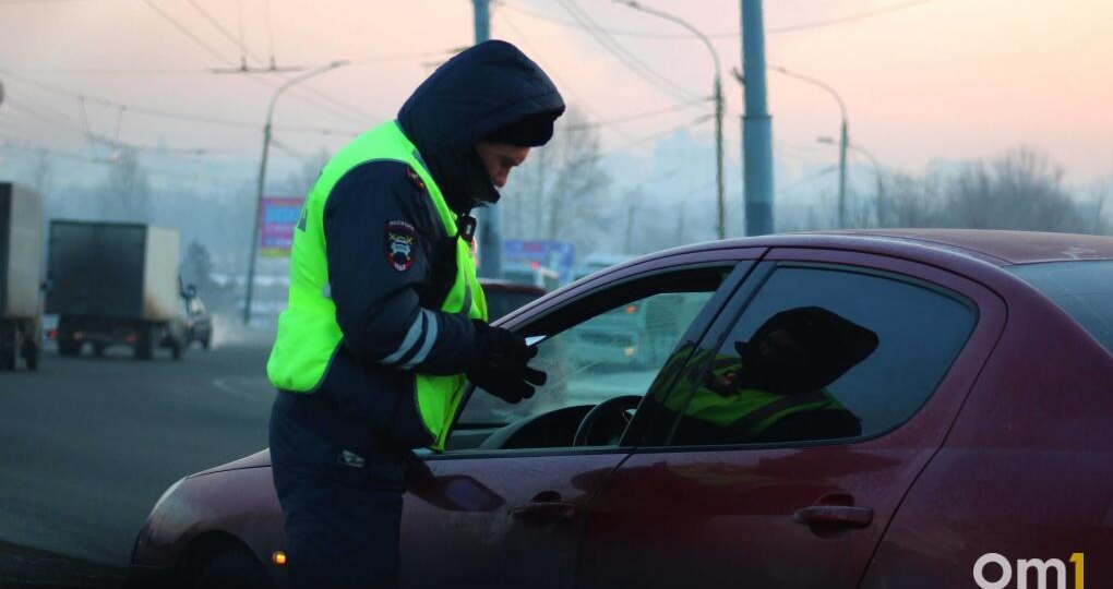 Заглядывать в телефоны омичей не будут. В ГИБДД опровергли слухи о «VPN-рейдах»