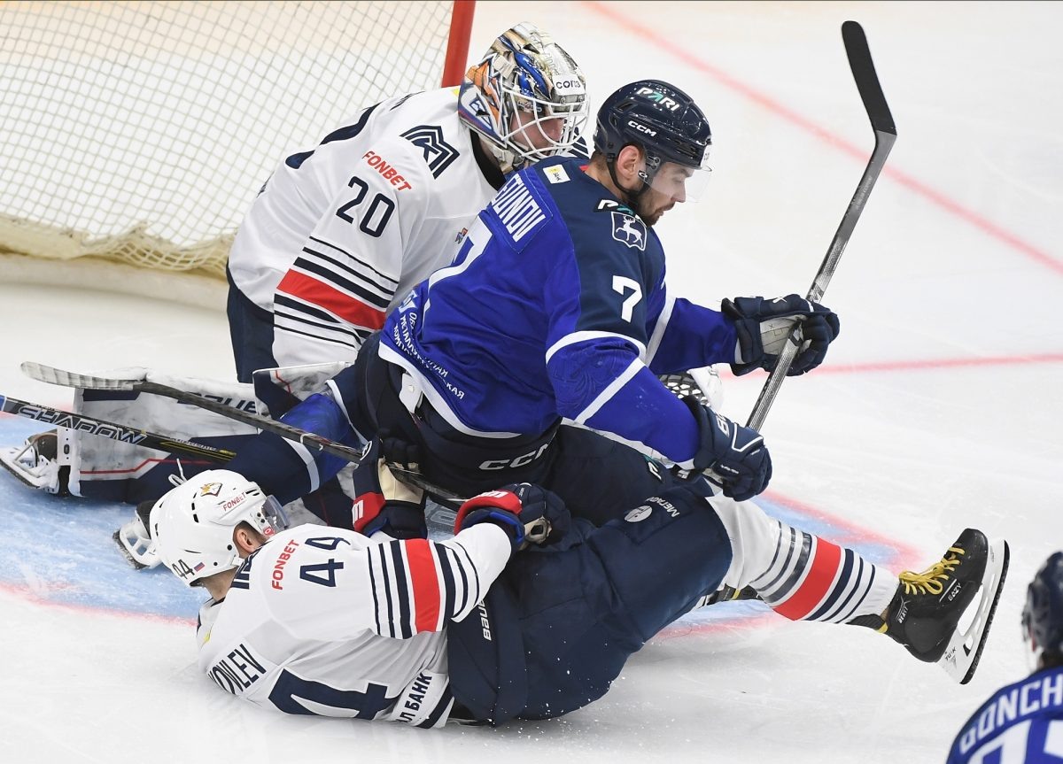    Будущее 30-летнего Максима Летунова, отыгравшего у нас четыре сезона, пока под вопросом