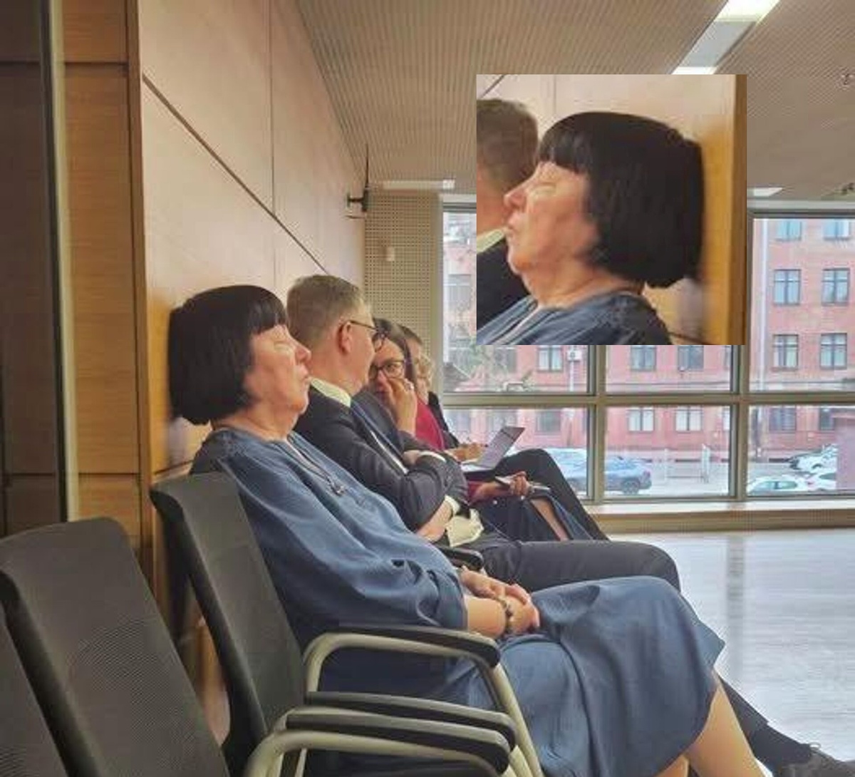 Спящая во время работы Лиана Ланга - депутат Рижской думы. Фото из архива "7 секретов"