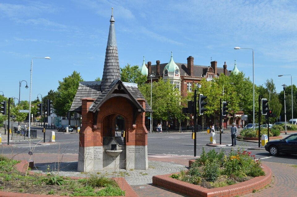 Фонтан в Уостеде (Wanstead), районе восточного Лондона