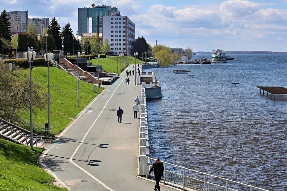    Когда пляжи Самары выйдут из-под воды, их начнут готовить к новому сезону. Фото: канал Ивана Носкова в МАХ