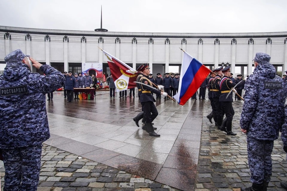    На Поклонной горе состоялся торжественный выпуск 200 росгвардейцев Предоставлено Росгвардией