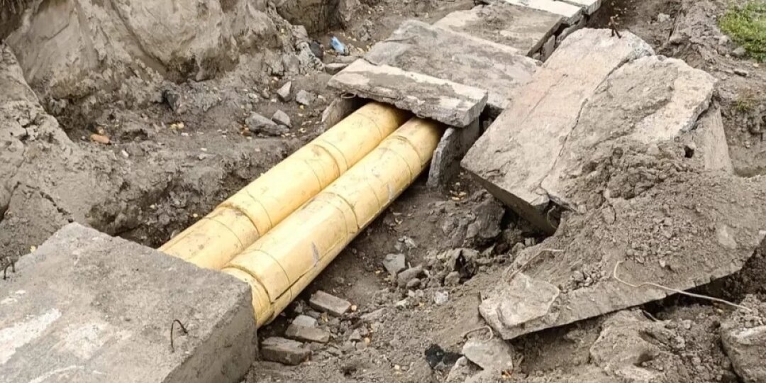 В Красноярском крае чиновники засыпали грунтом теплосети и похитили 18 млн