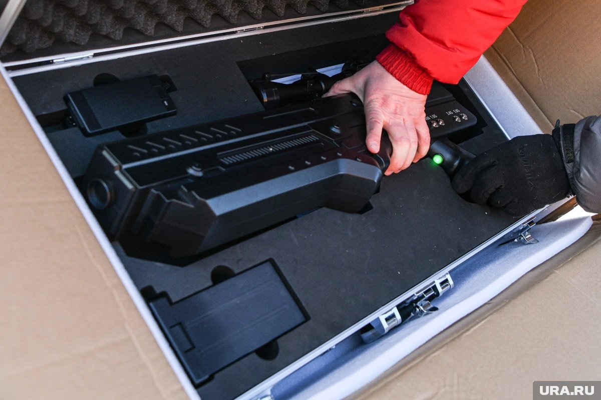     Безопасность тюменского неба во время праздников будут контролировать с помощью антидроновых ружей (архивное фото)