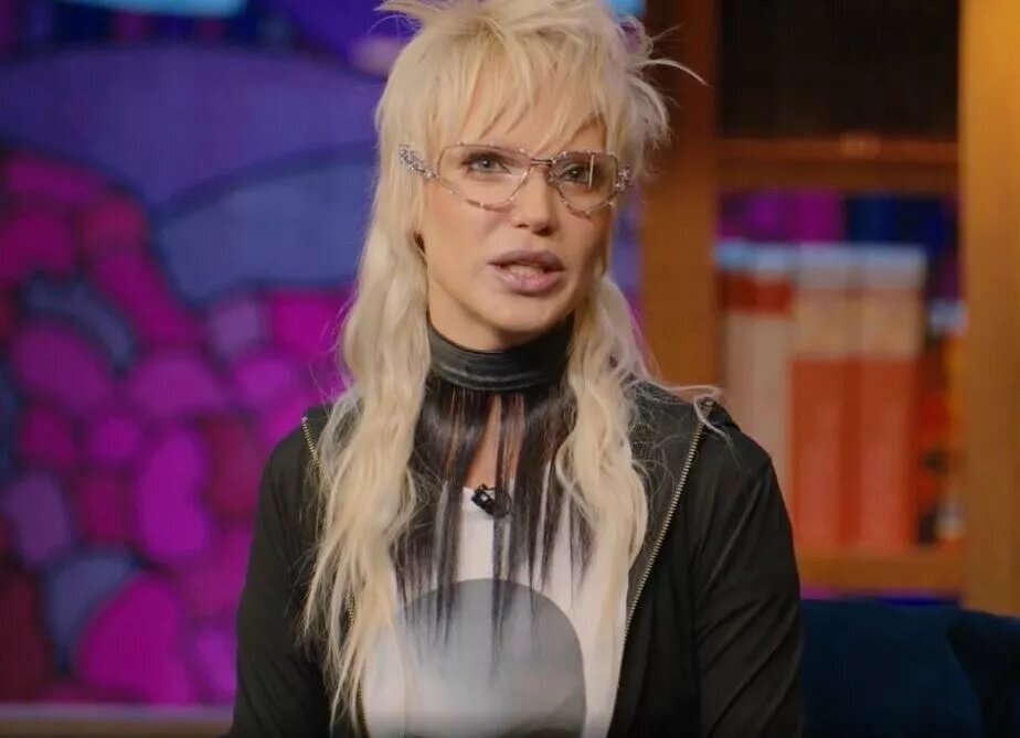    "Пока я без нижнего белья": Глюкоза заявила о планах запустить бельевую линейку