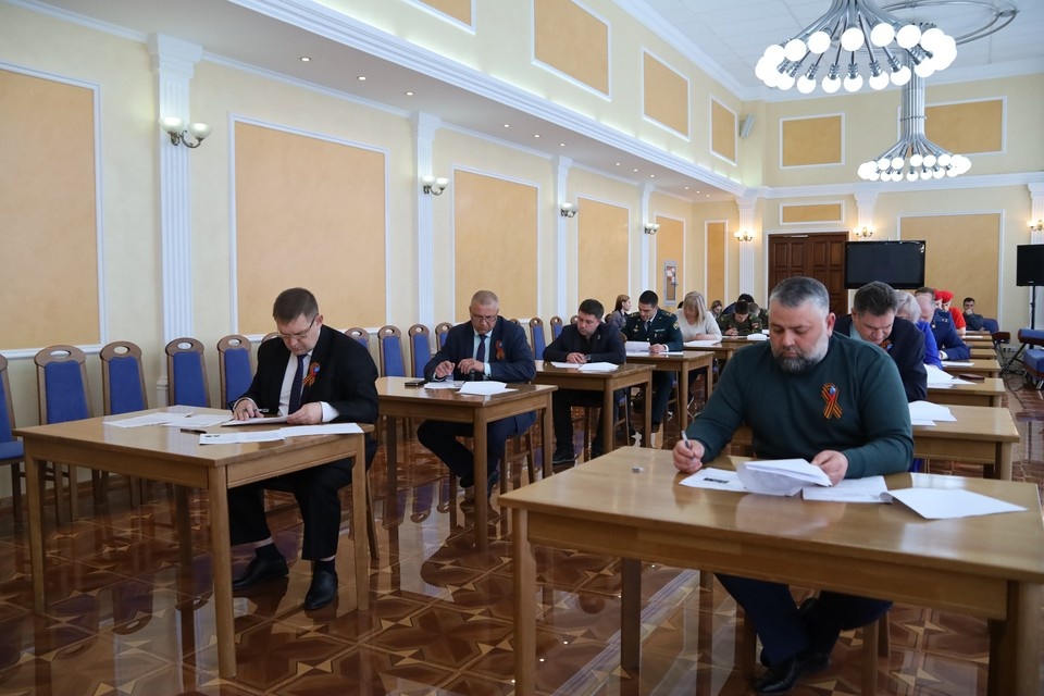    «Диктант Победы» в ЛНР написали тысячи жителей Валерия РАЗИНА