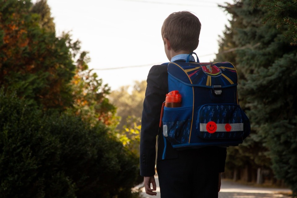    Форма выдаётся школьникам с 1-го по 11-й класс. Николай ОБЕРЕМЧЕНКО