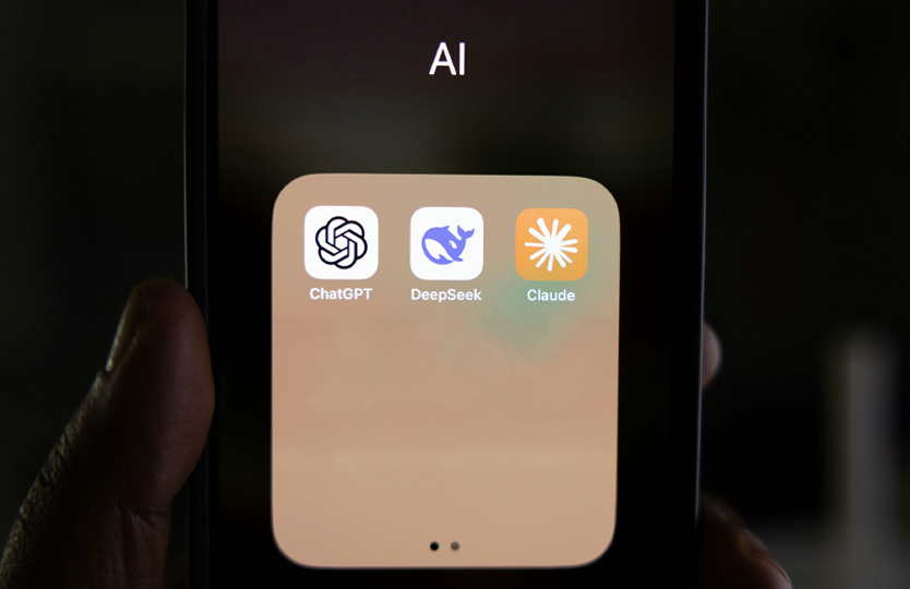 Офисная рутина, программирование и функции ИИ-агента: на что способны новые версии ChatGPT, DeepSeek и Claude