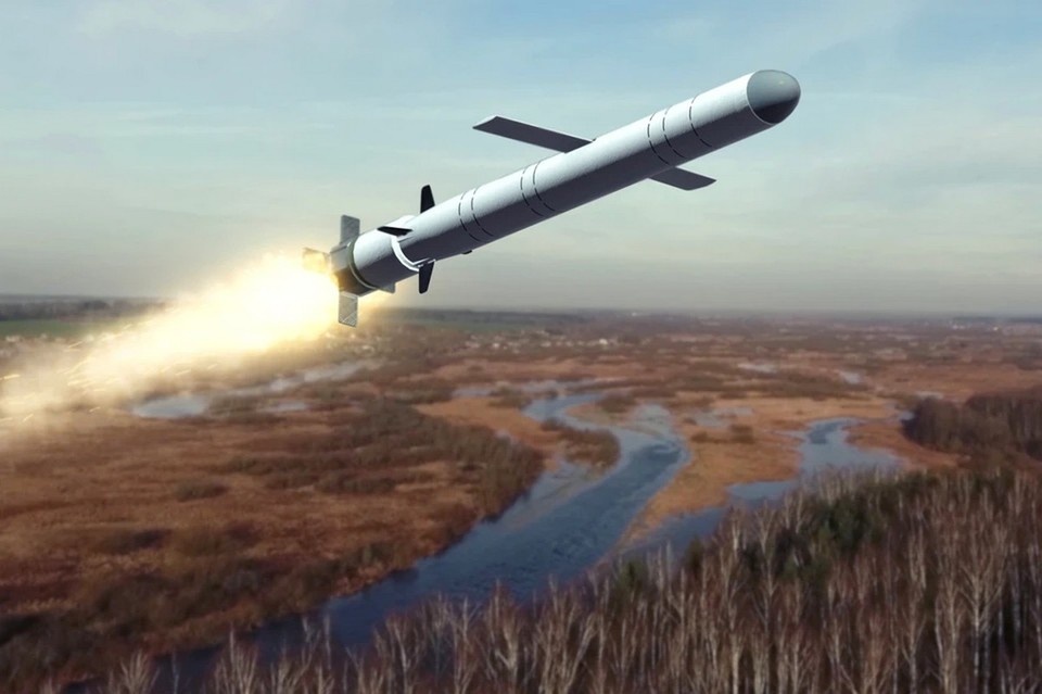    Первое испытание «Орешника» произвело эффект шока, реакция была масштабной. Но оба раза «Орешник» использовался, по сути, с конвенциональной боеголовкой. Фото: Anelo/Shutterstock/Fotodom