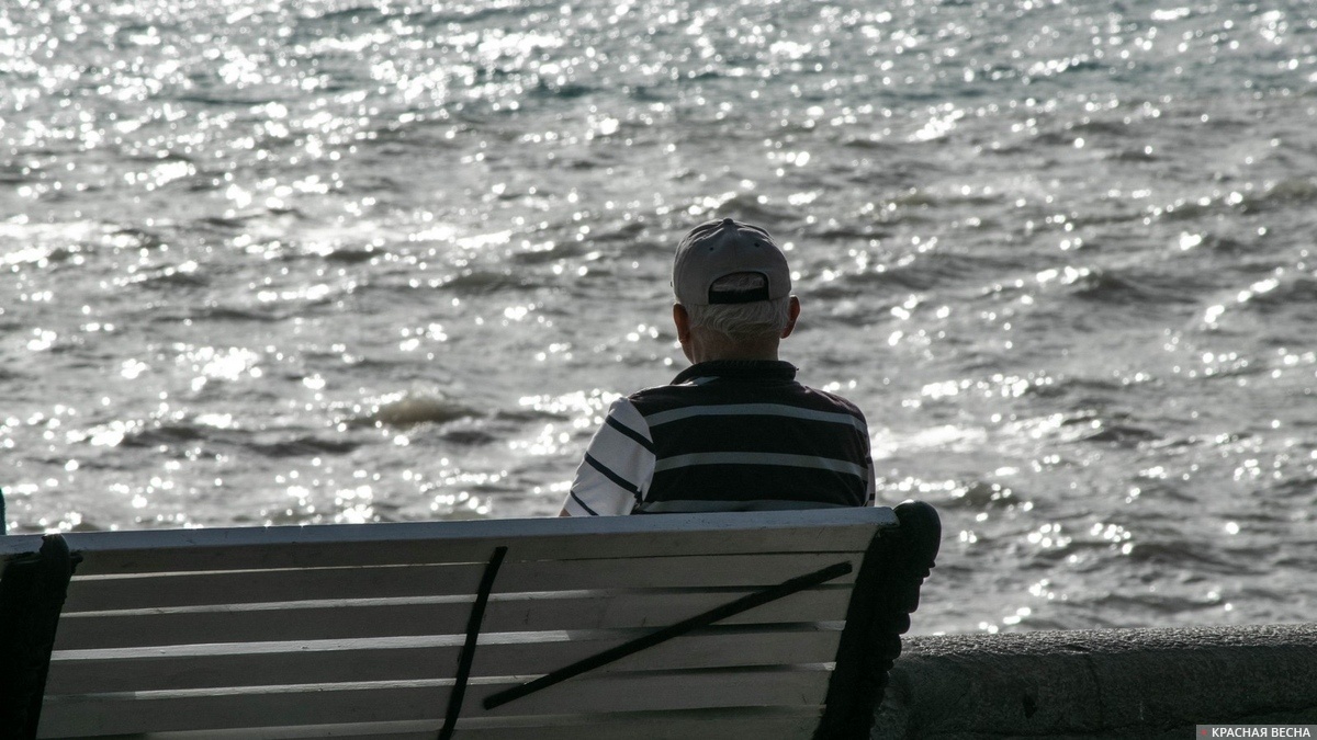     Пенсионер на лавочке   
Анна Рыжкова (с) ИА Красная Весна