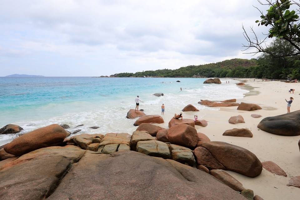    Сейчас обсуждается возможность запуска новых авиамаршрутов GLOBAL LOOK PRESS