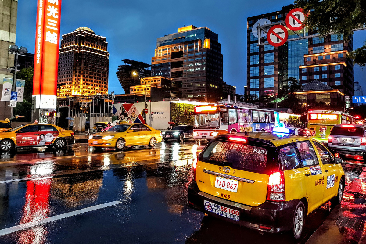 В лучшем случае за поездку с частником вы немного переплатите, в худшем — заплатите в три раза больше. Фото: Jeffrey W / Unsplash