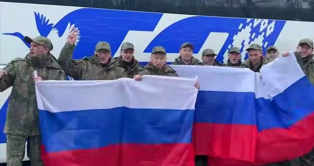 Девять свердловских солдат вернули из украинского плена