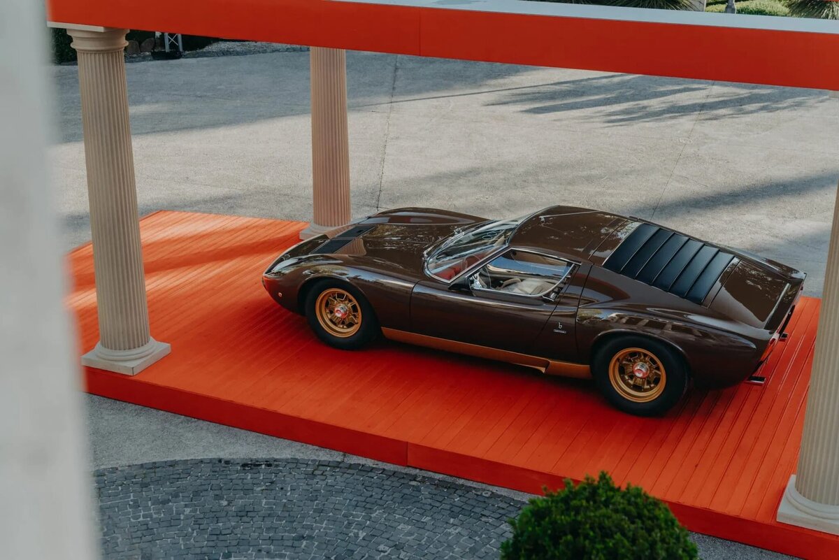    Lamborghini Miura SV