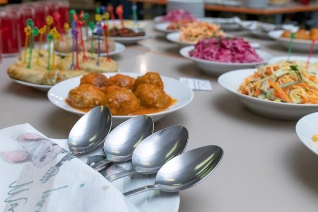 Если ребенок не ест в садике — это нормальная ситуация: мнение психолога