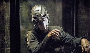 Кто ты? Человек в "железной" маске!