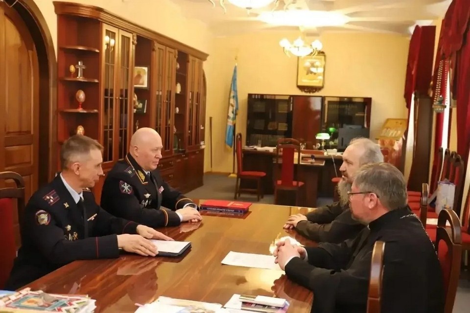    Глава МВД Новосибирской области и митрополит Варфоломей обсудили сотрудничество. Фото: ГУ МВД России по Новосибирской области