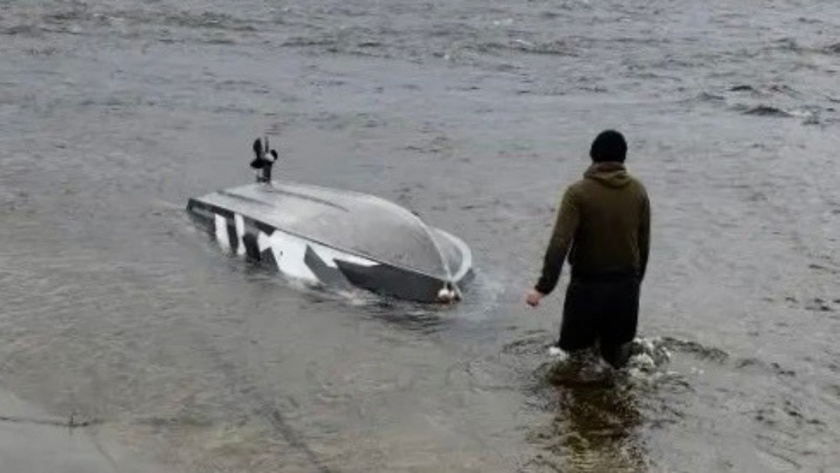 Очевидец и спасатели вытащили перевернувшегося в лодке на Волге мужчину