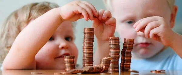 С 1 мая вырастут размеры пособий семьям с детьми