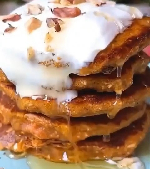 ПП Морковно-яблочные панкейки с орешками.