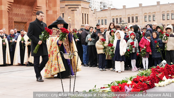     Фото: пресс- служба Российская и Ново-Нахичеванская Епархия ААЦ   
 Текст: Олег Исайченко
