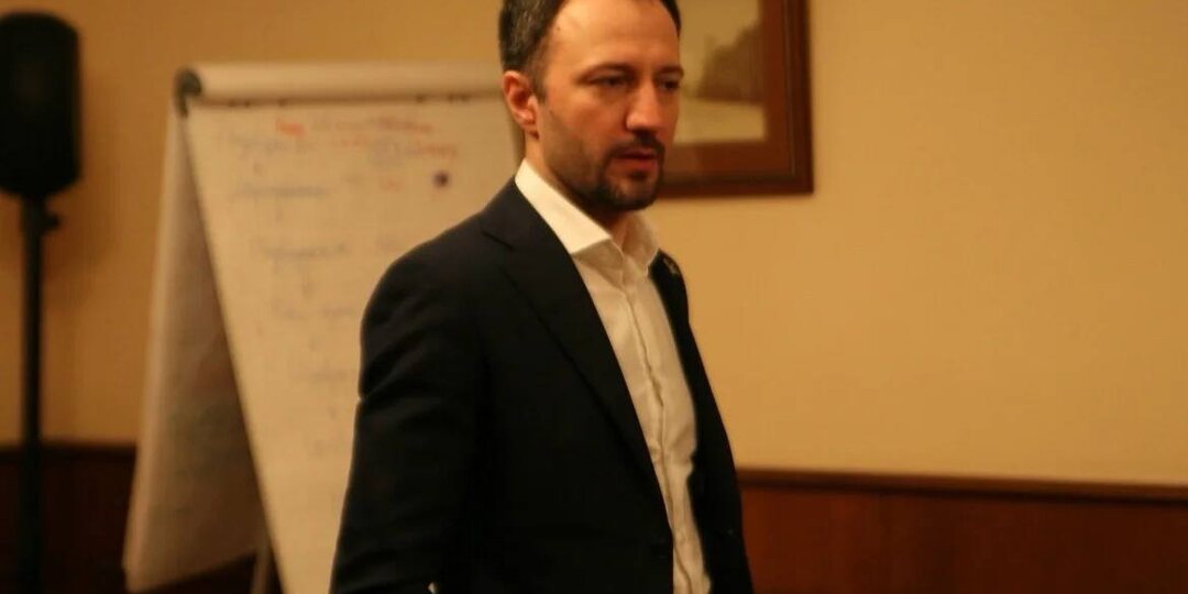 🍂Сегодня день рождения Дмитрия Чумака, тренера по ораторскому мастерству и публичным выступлениям, преподавателя Школы журналистики имени