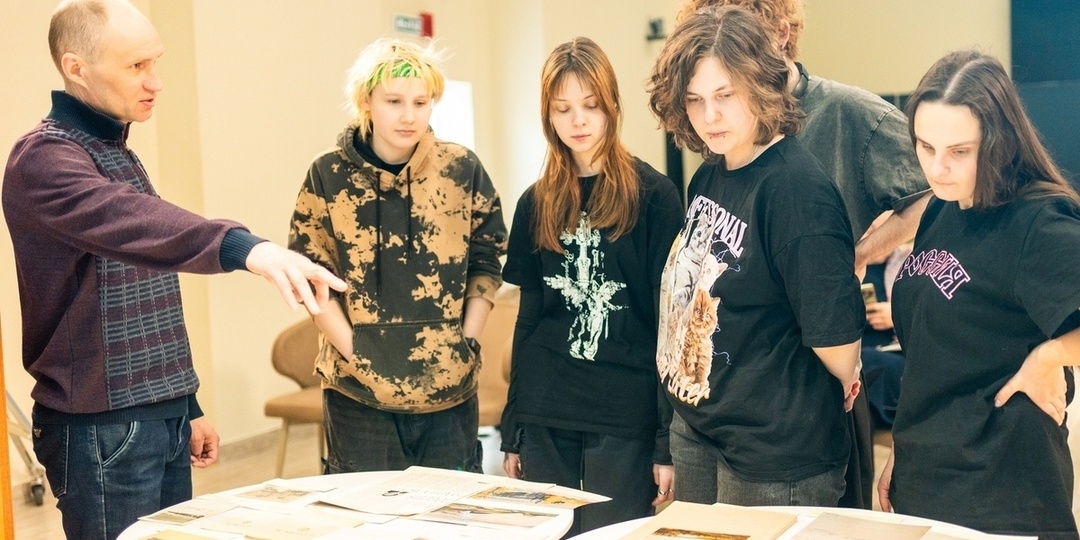 В Пскове на лекции о художнике Василии Мешкове показали почтовую карточку 1916 года