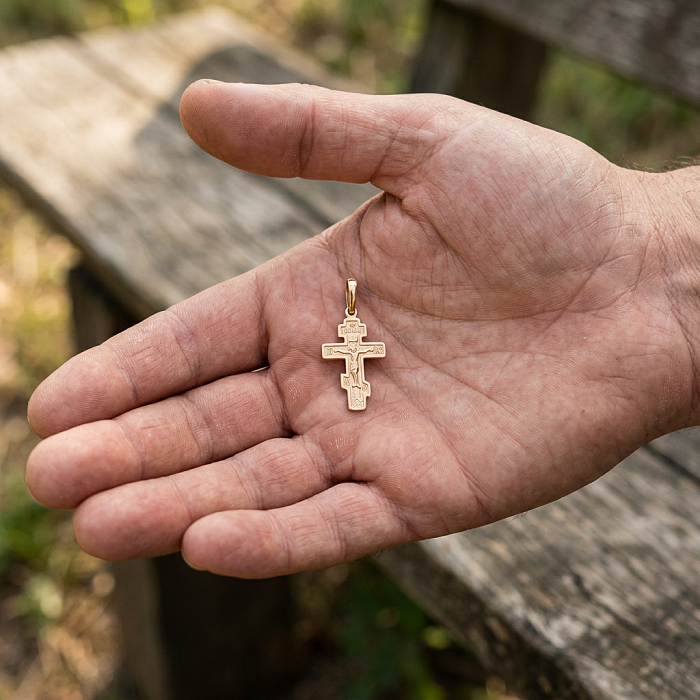    Нашел нательный крестик, в магазине, золотой и забрал его себе. Что мне с ним делать?