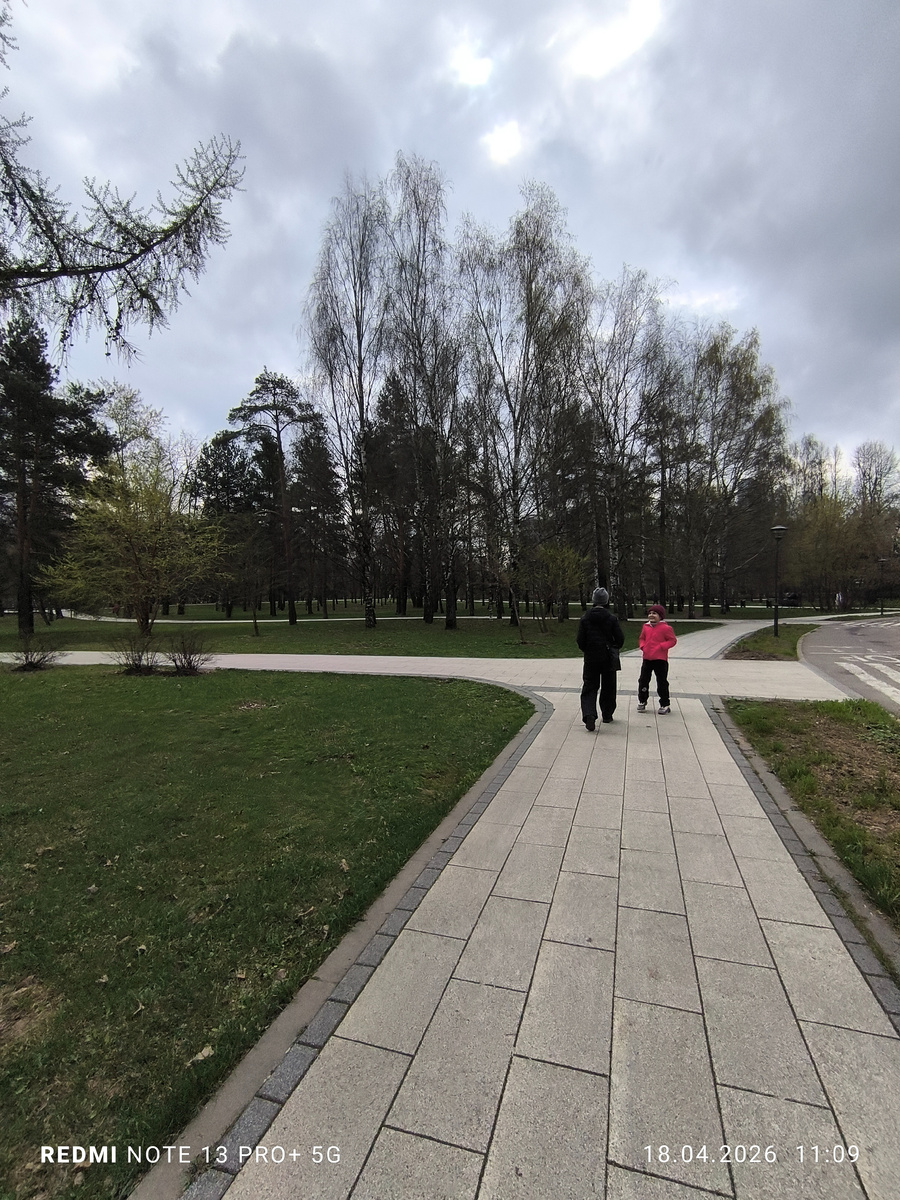 Вход  со стороны станций Ботанический сад метро и МЦК